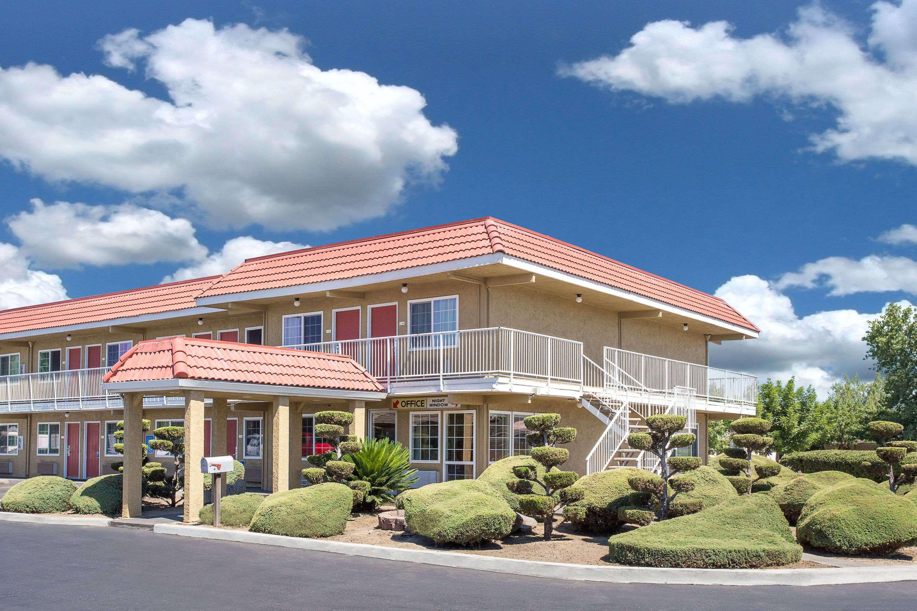 Days Inn By Wyndham Терлок Екстер'єр фото